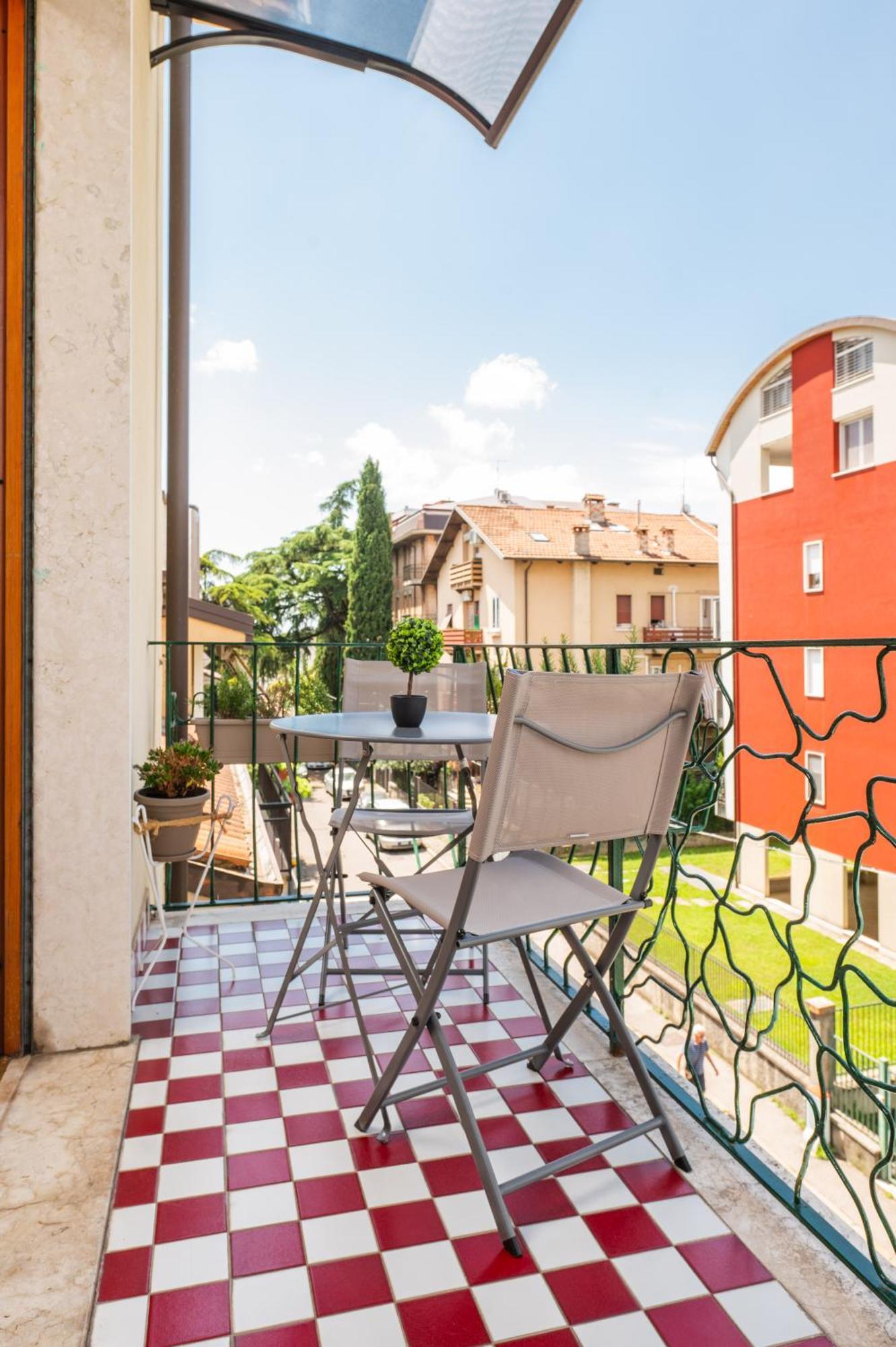 Appartamento Attico Vintage 10Min Da Arena Verona Ngoại thất bức ảnh